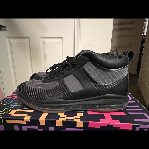 Lebron X John Elliott - Picture 3 of 4